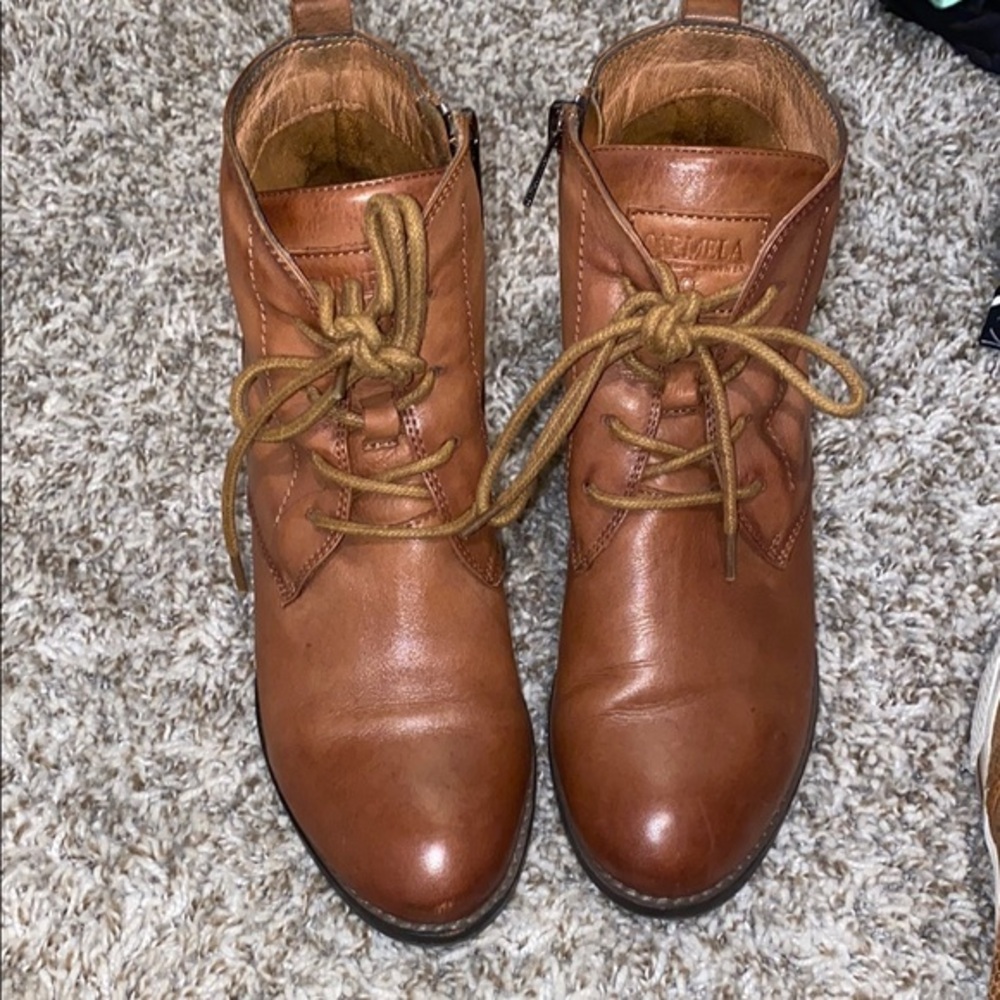 Columbia Women's Tan Leather Lace-Up Boots
